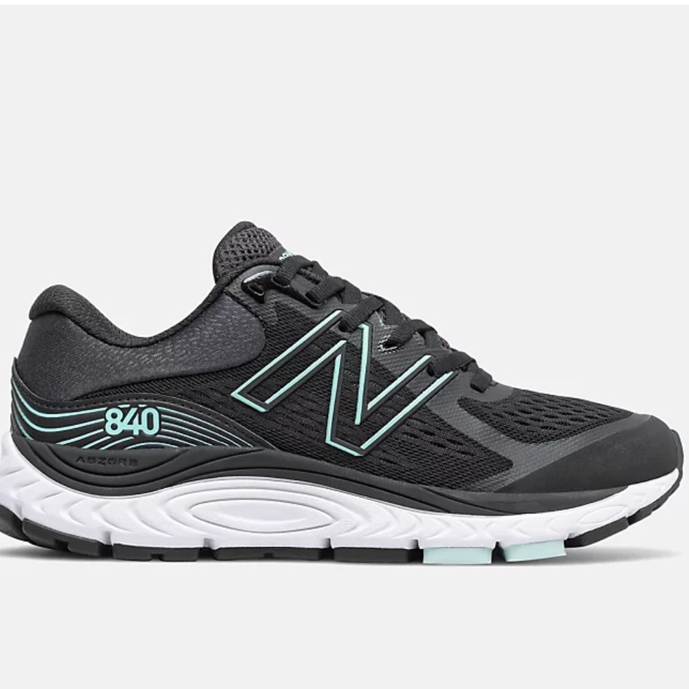New Balance Women's 840v5 SIZE 7W